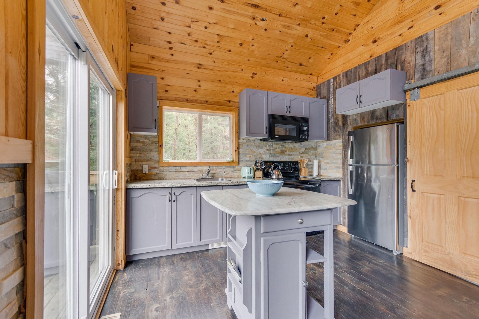









9


Ch. du Lac-Morin

,
Bowman,




QC
J0X3C0

