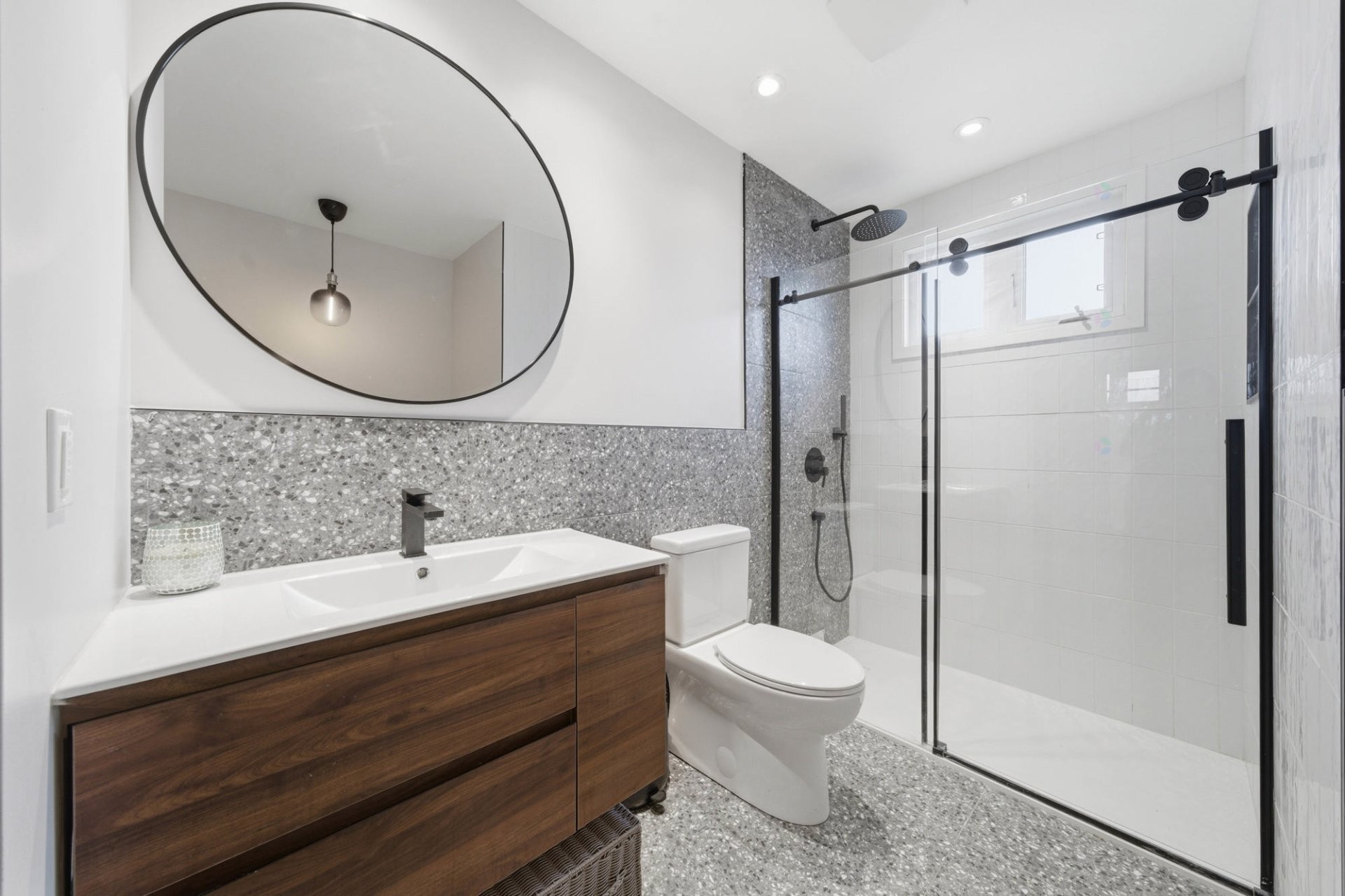 









45


Rue des Pinsons

,
Saint-Basile-le-Grand,




QC
J3N1L1

