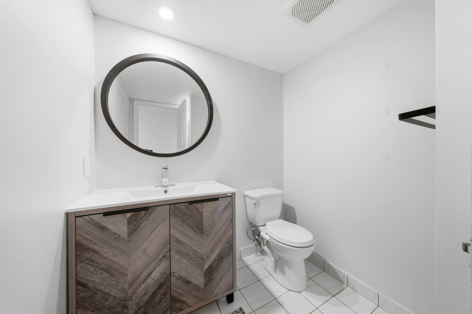 









45


Rue des Pinsons

,
Saint-Basile-le-Grand,




QC
J3N1L1

