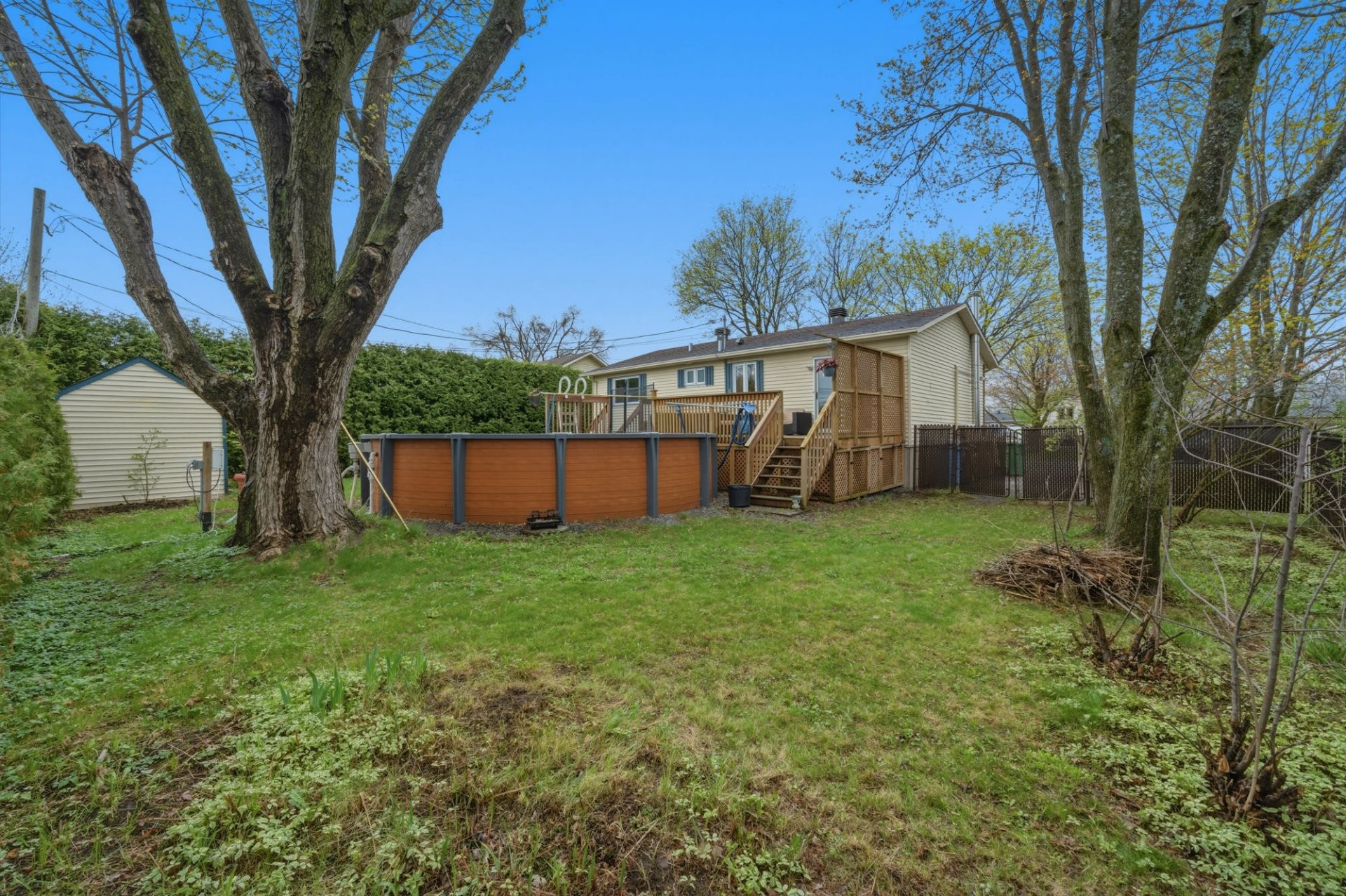 









45


Rue des Pinsons

,
Saint-Basile-le-Grand,




QC
J3N1L1

