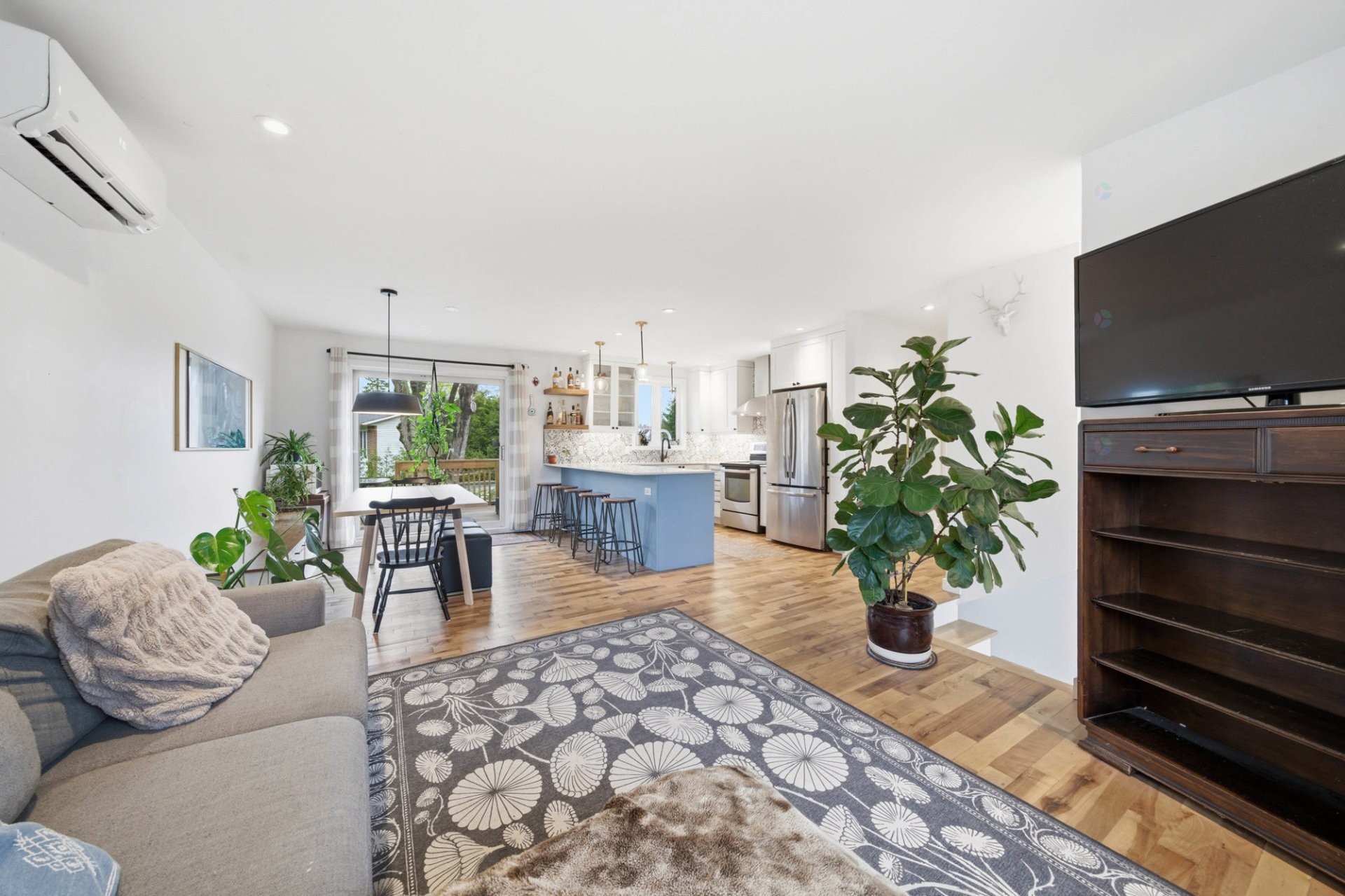 









45


Rue des Pinsons

,
Saint-Basile-le-Grand,




QC
J3N1L1

