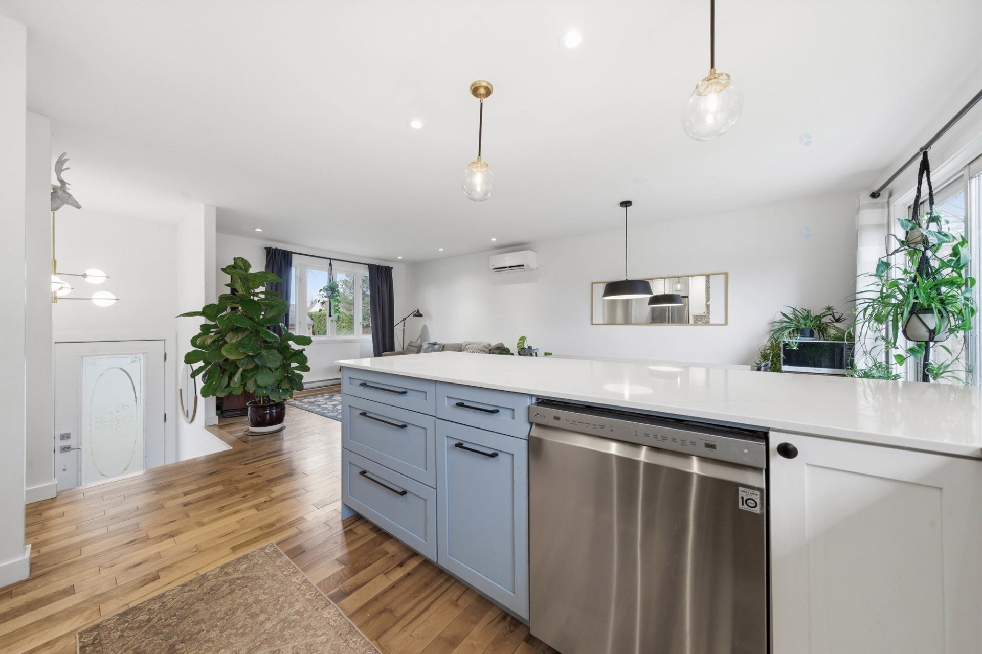 









45


Rue des Pinsons

,
Saint-Basile-le-Grand,




QC
J3N1L1

