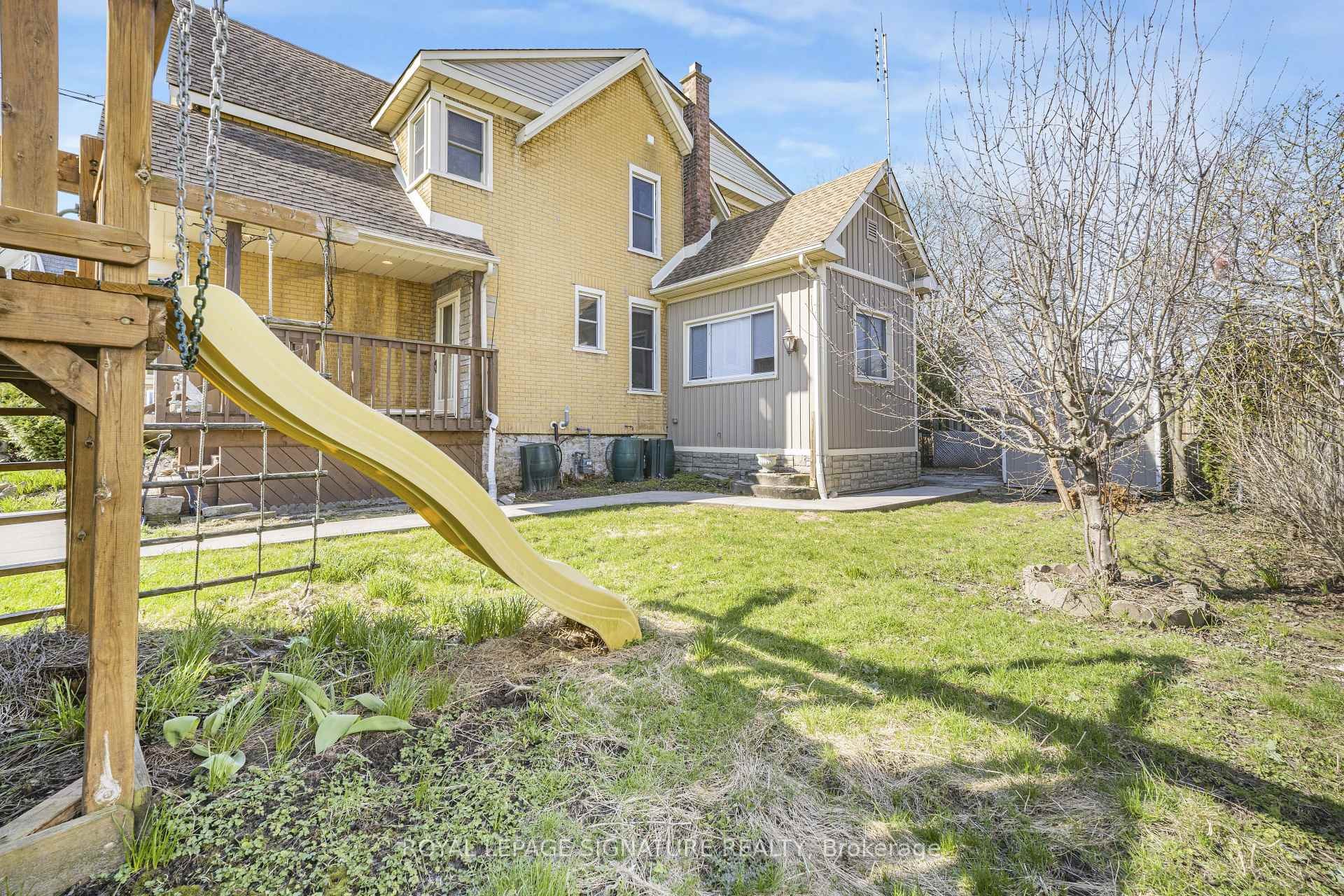 









141


York

Street,
St. Catharines,




ON
L2R 6E8

