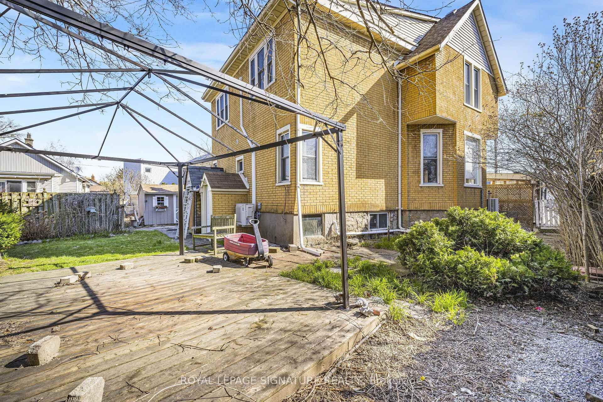 









141


York

Street,
St. Catharines,




ON
L2R 6E8

