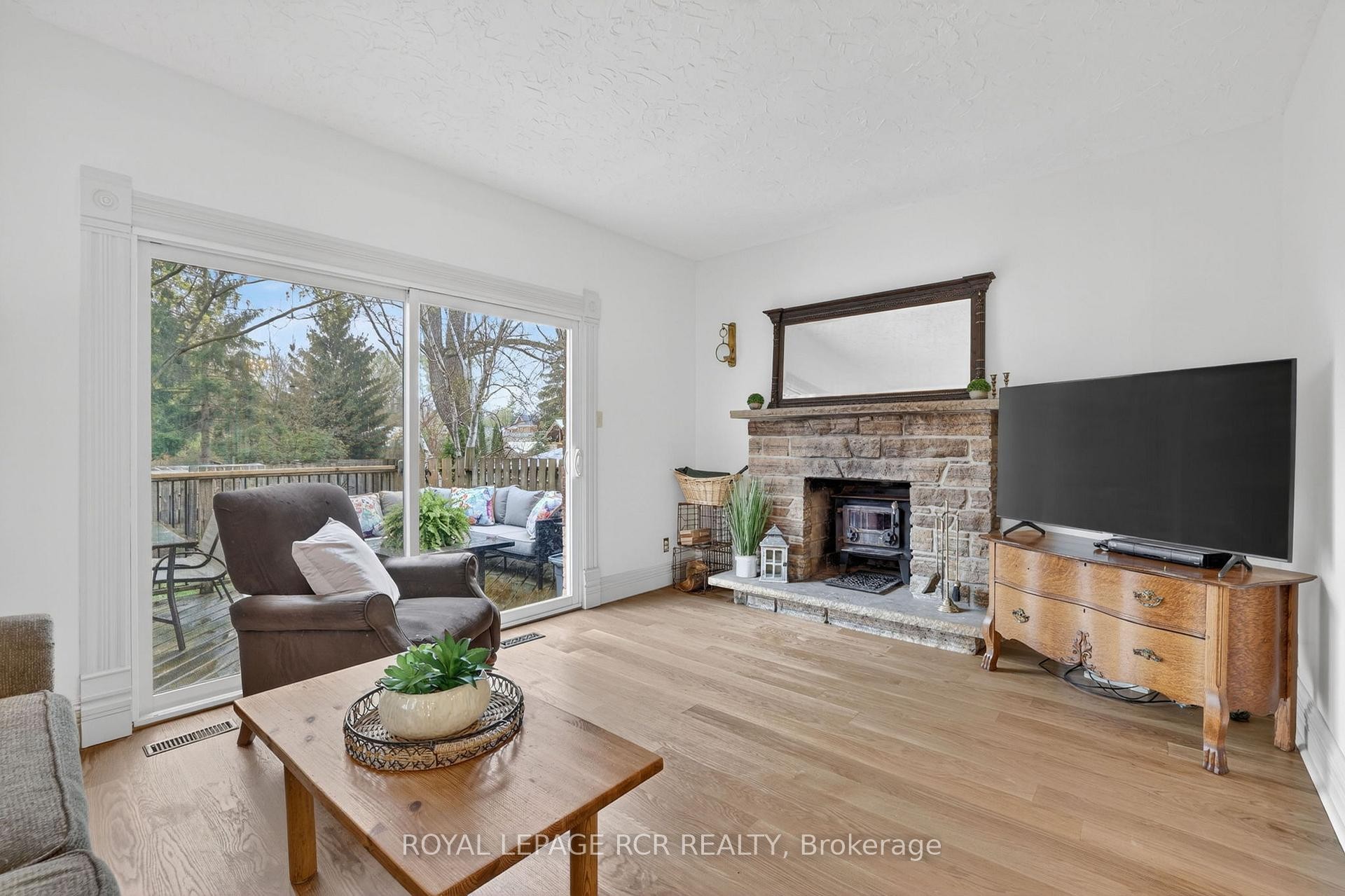









20


Prospect

Street,
New Tecumseth,




ON
L0G 1A0

