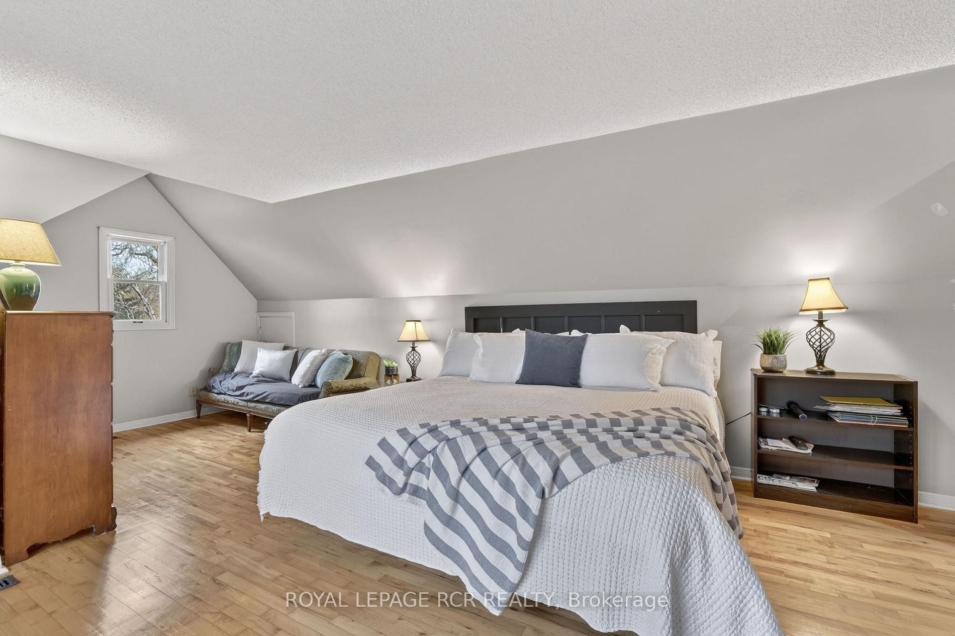 









20


Prospect

Street,
New Tecumseth,




ON
L0G 1A0

