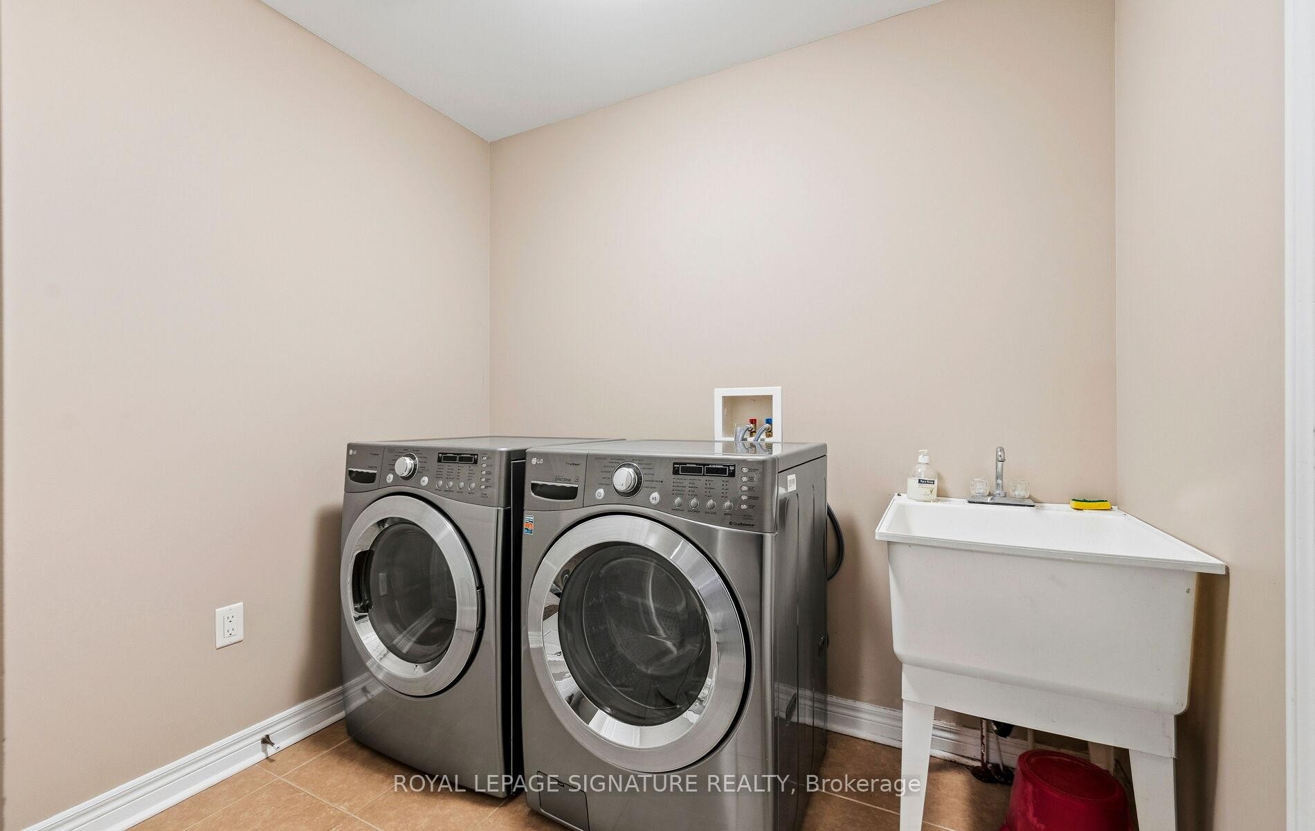 









476


Nairn

Circle,
Milton,




ON
L9T 8A7

