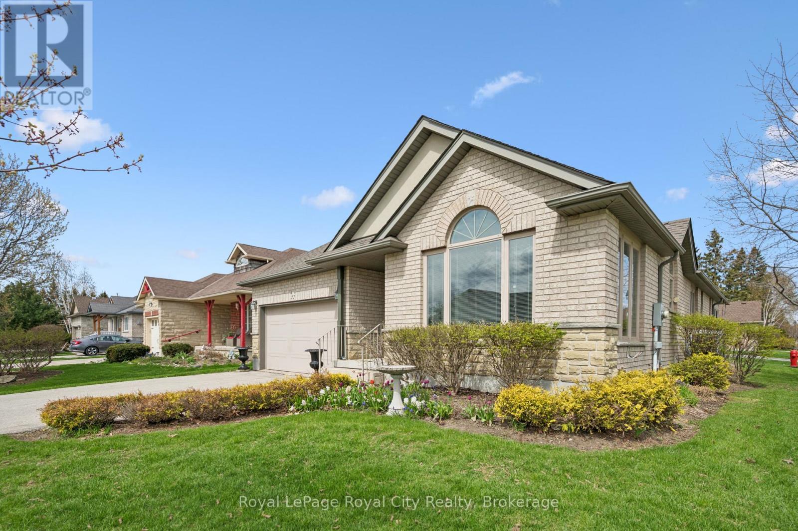 












19 - 27 ELKIN COURT

,
Centre Wellington (Fergus),




Ontario
N1M0A6

