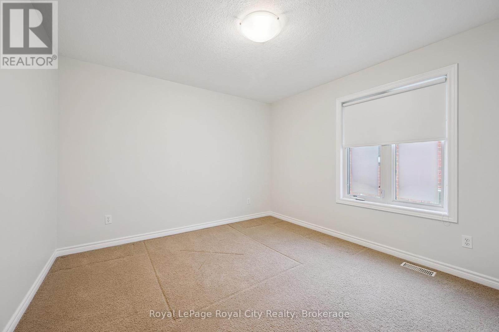 












19 - 27 ELKIN COURT

,
Centre Wellington (Fergus),




Ontario
N1M0A6


