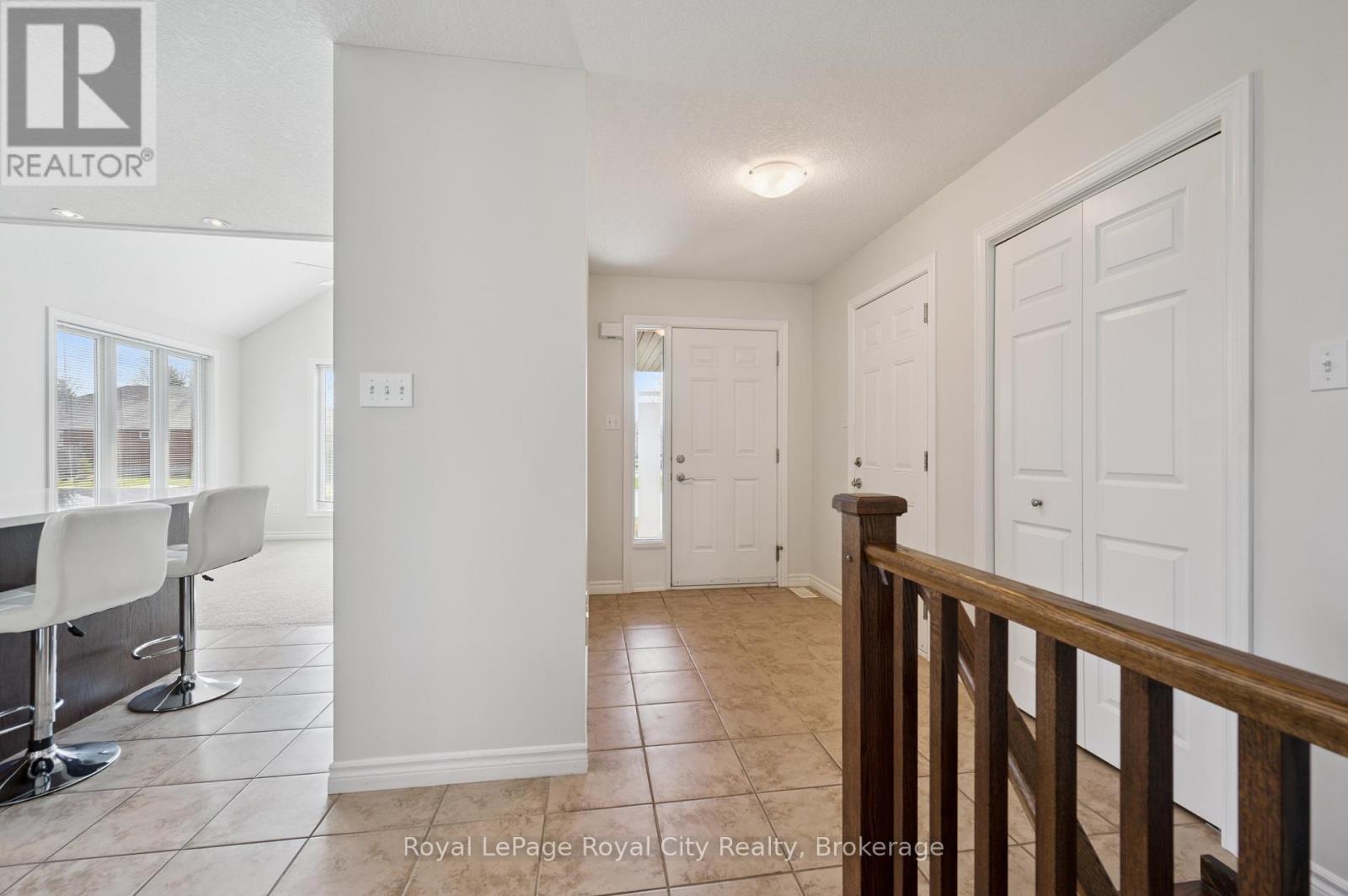 












19 - 27 ELKIN COURT

,
Centre Wellington (Fergus),




Ontario
N1M0A6

