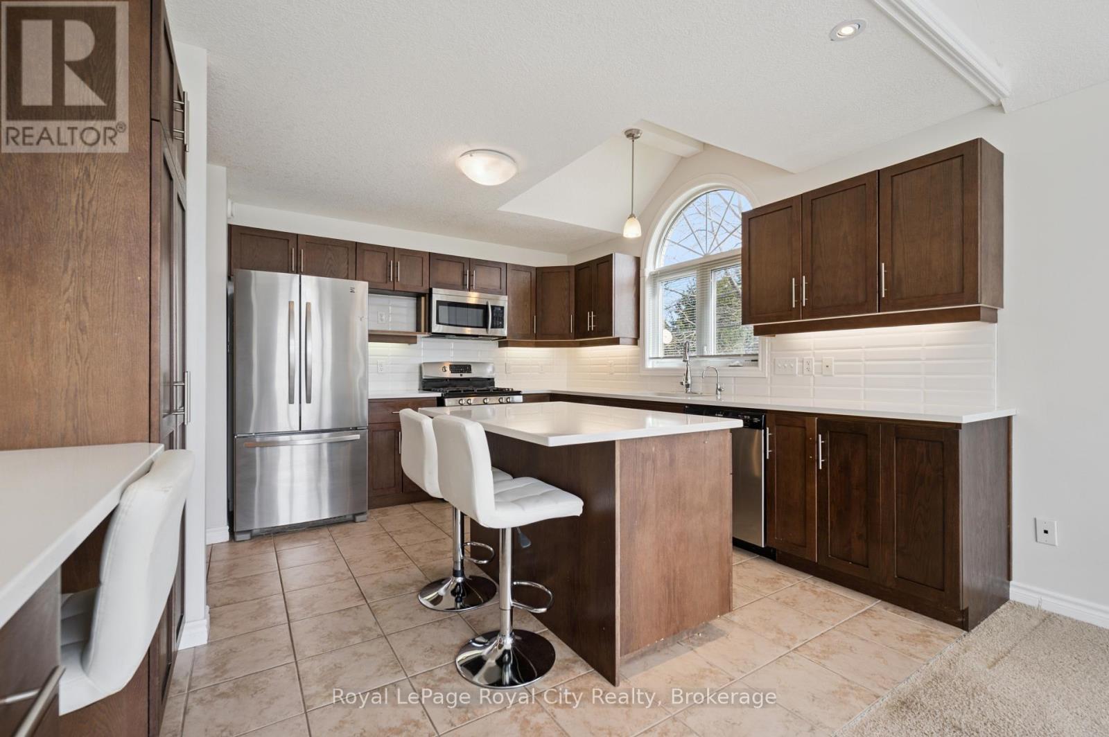 












19 - 27 ELKIN COURT

,
Centre Wellington (Fergus),




Ontario
N1M0A6

