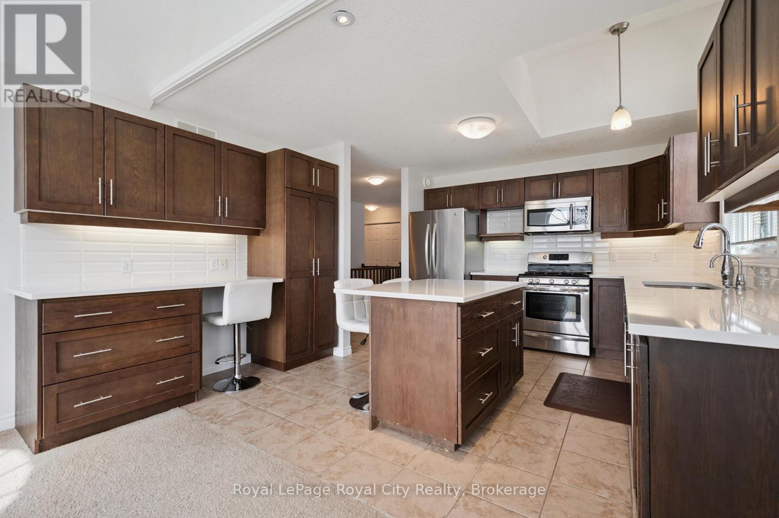 












19 - 27 ELKIN COURT

,
Centre Wellington (Fergus),




Ontario
N1M0A6

