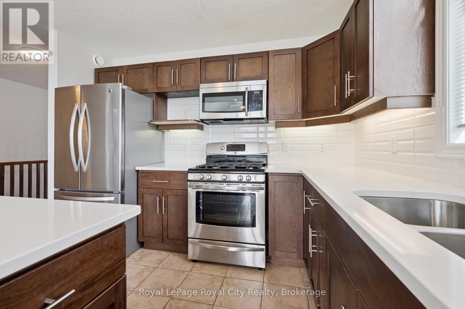 












19 - 27 ELKIN COURT

,
Centre Wellington (Fergus),




Ontario
N1M0A6

