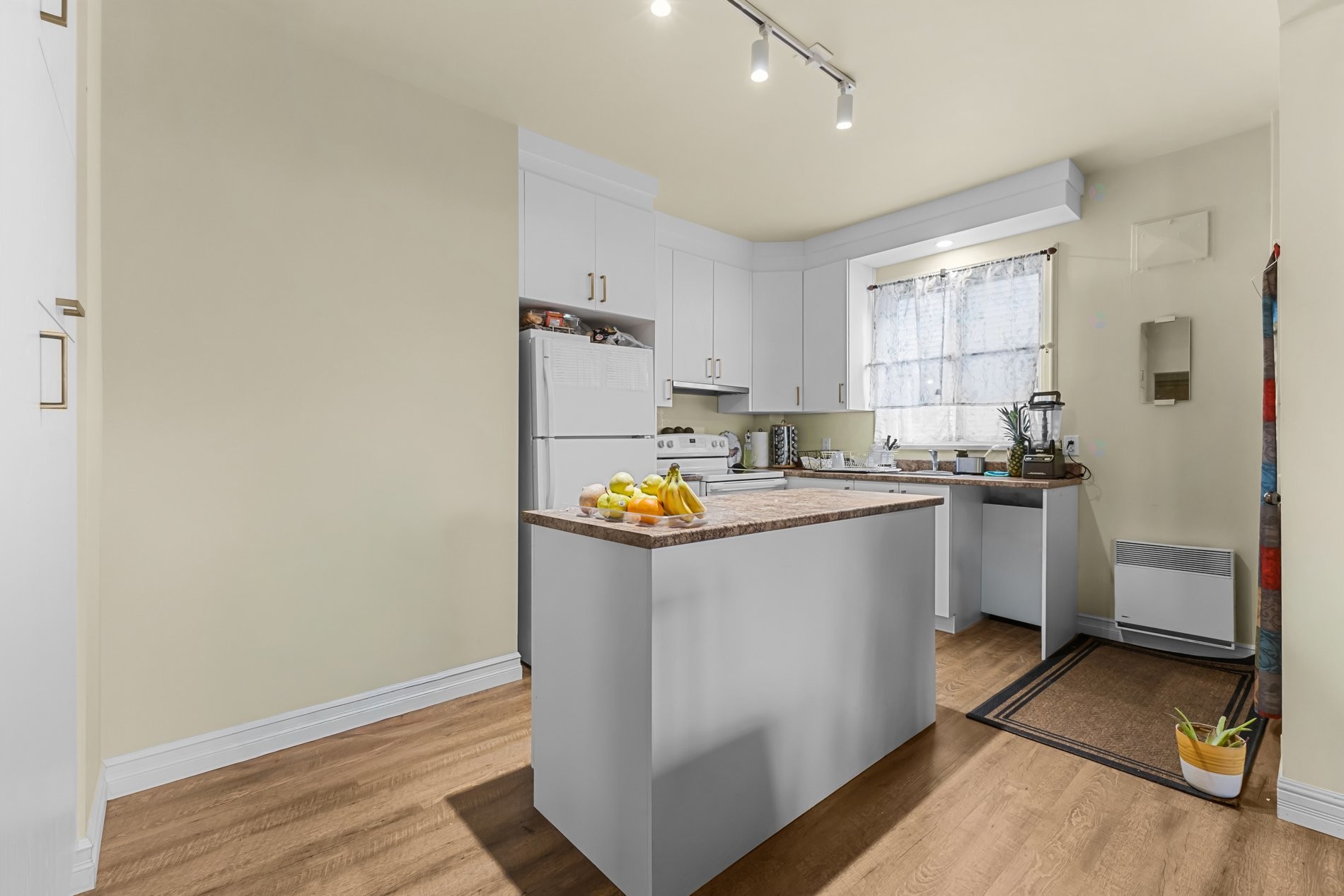 









420


Rue Melançon

,
Saint-Jérôme,




QC
J7Z4K2

