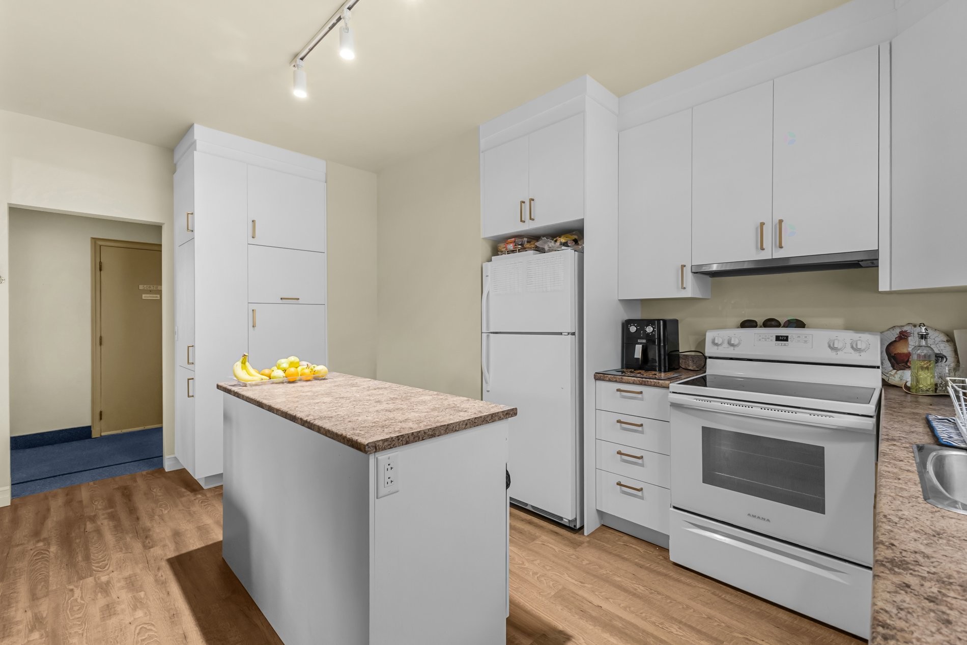 









420


Rue Melançon

,
Saint-Jérôme,




QC
J7Z4K2

