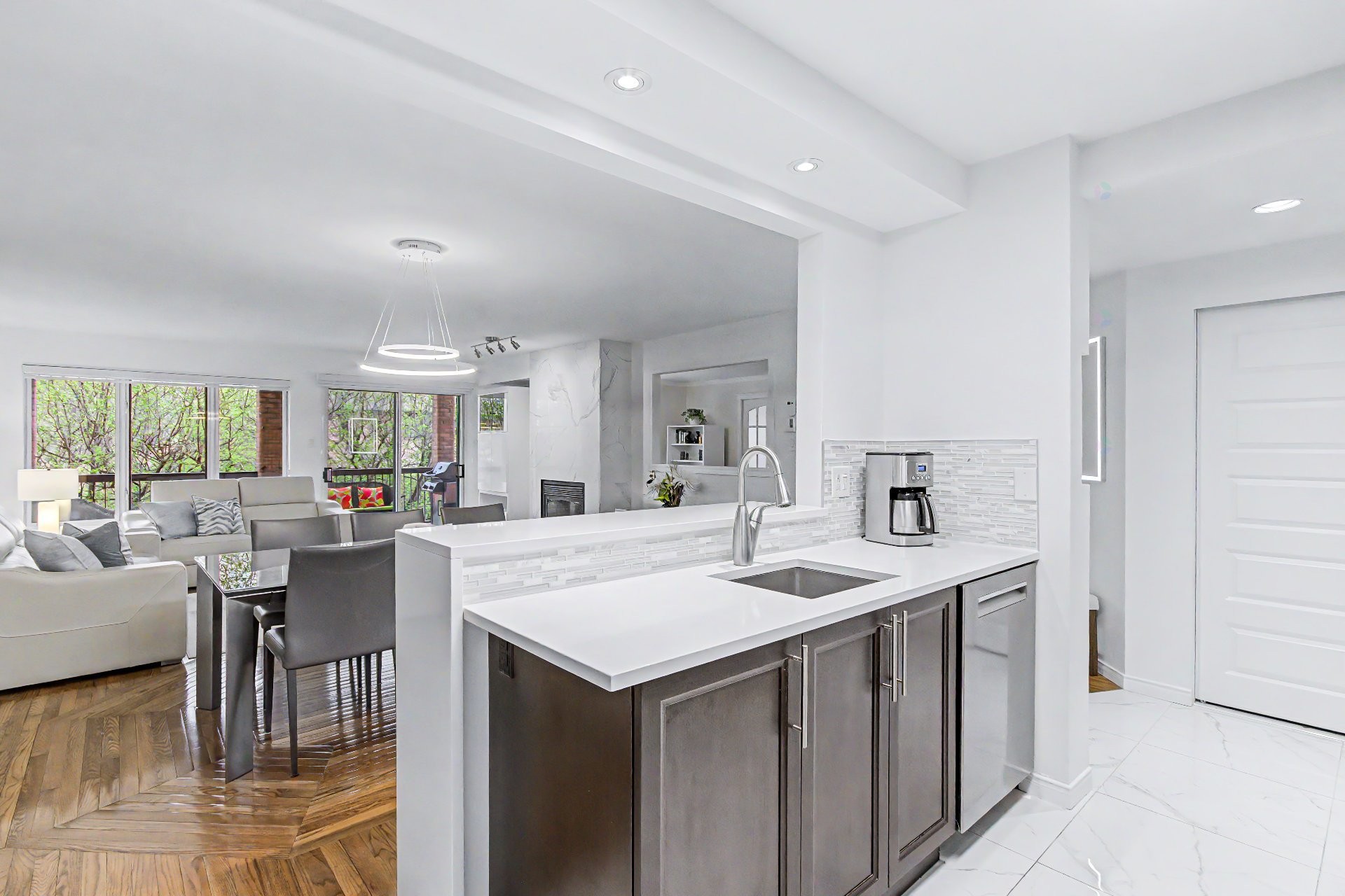 









1645


Rue Gauthier

, 24,
Saint-Bruno-de-Montarville,




QC
J3V5Y4

