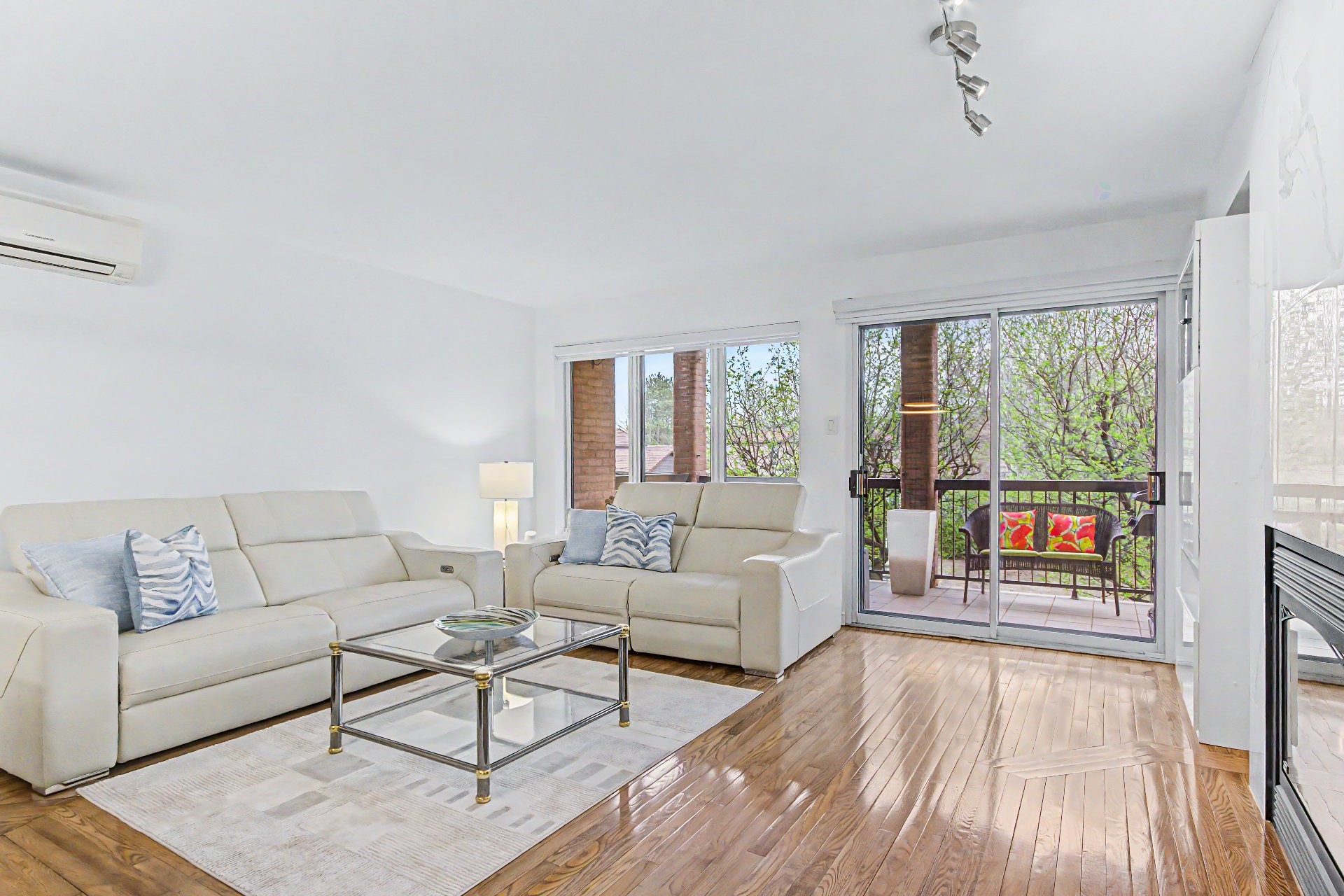 









1645


Rue Gauthier

, 24,
Saint-Bruno-de-Montarville,




QC
J3V5Y4

