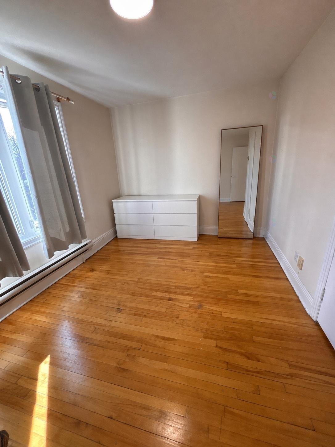 









5140

 - 5142


Av. Bessborough

,
Montréal (Côte-des-Neiges/Notre-Dame-de-Grâce),




QC
H4V2S4

