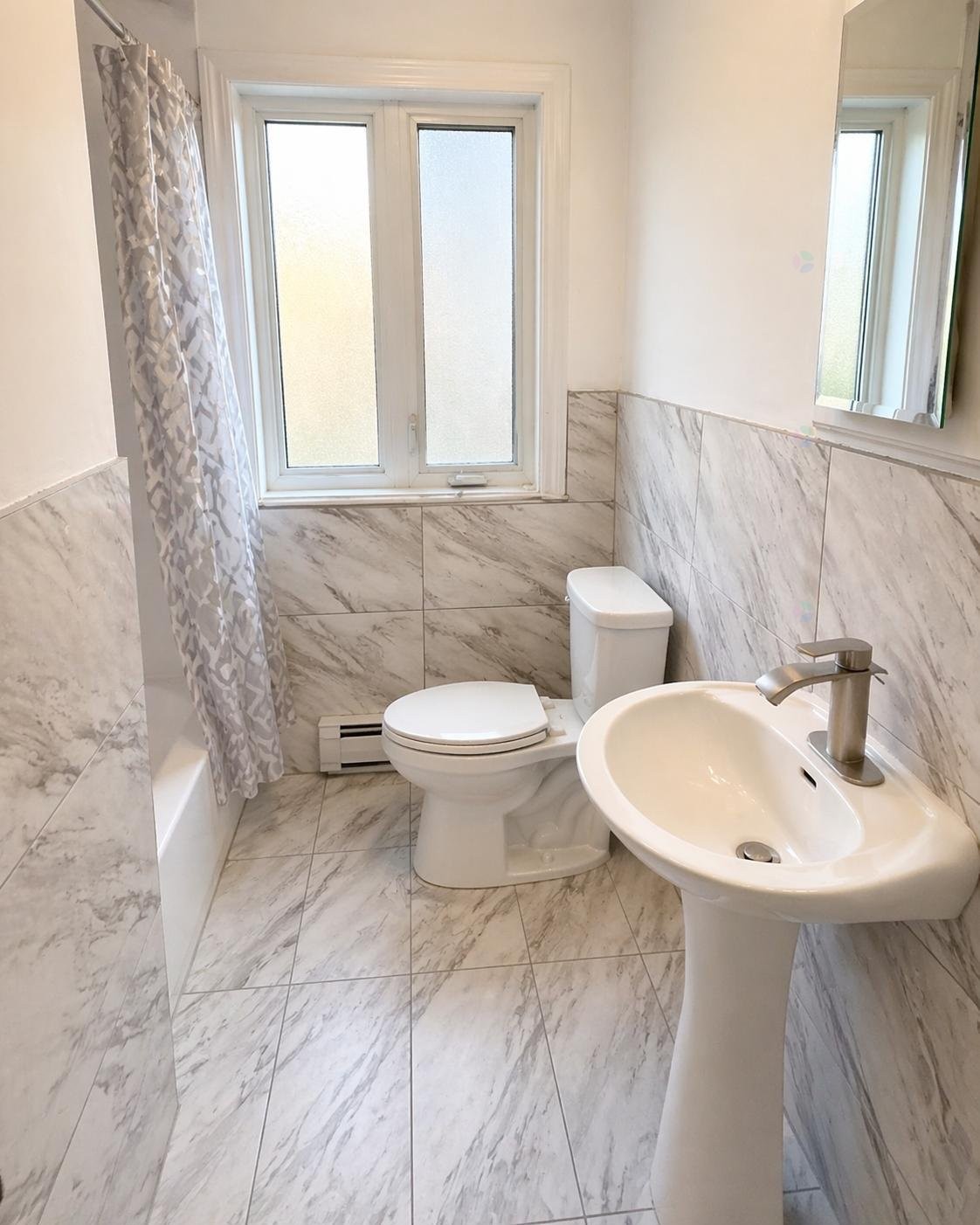 









5140

 - 5142


Av. Bessborough

,
Montréal (Côte-des-Neiges/Notre-Dame-de-Grâce),




QC
H4V2S4

