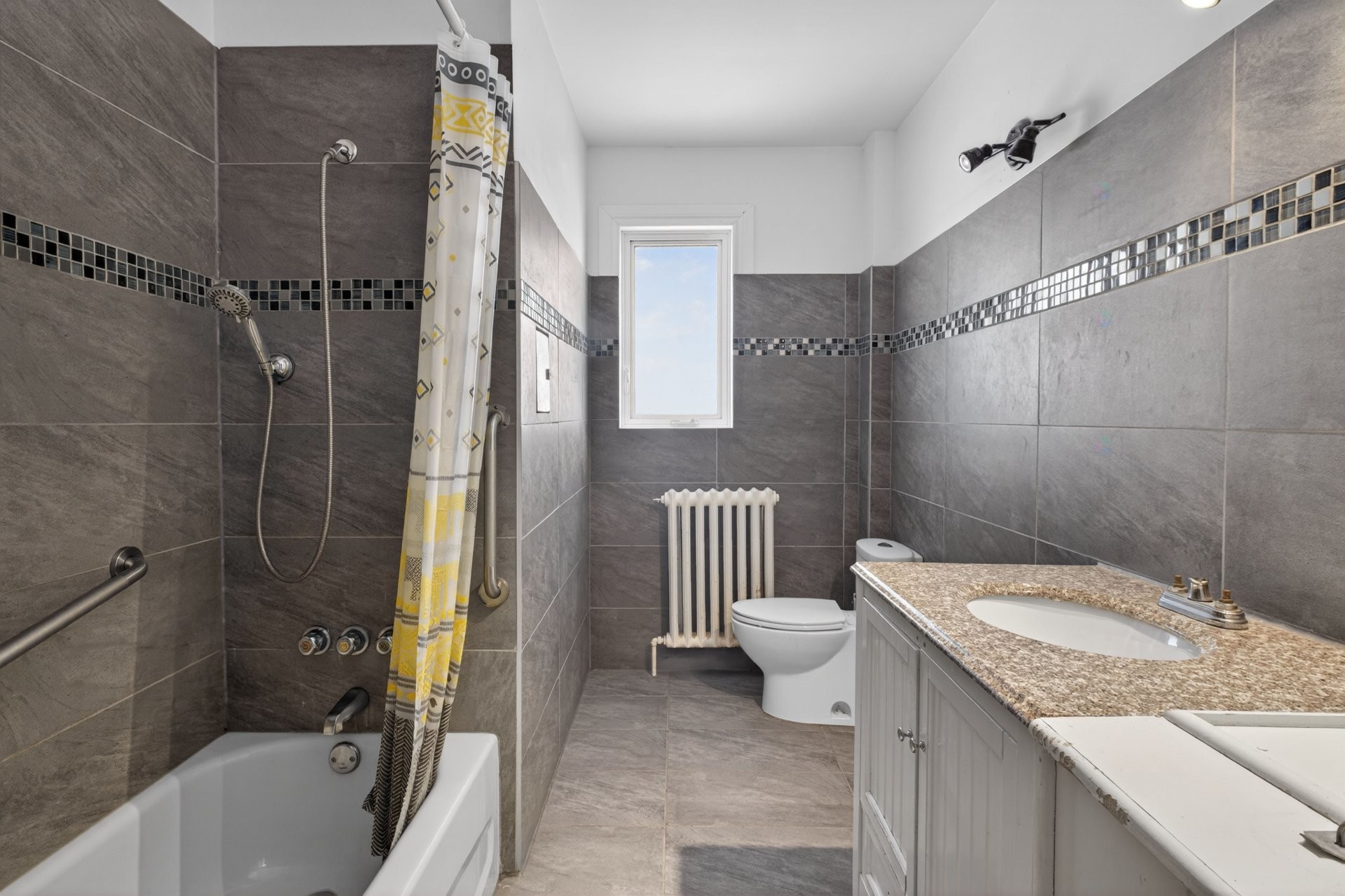 









1108


Rue Larocque

,
Sherbrooke (Les Nations),




QC
J1H4R9

