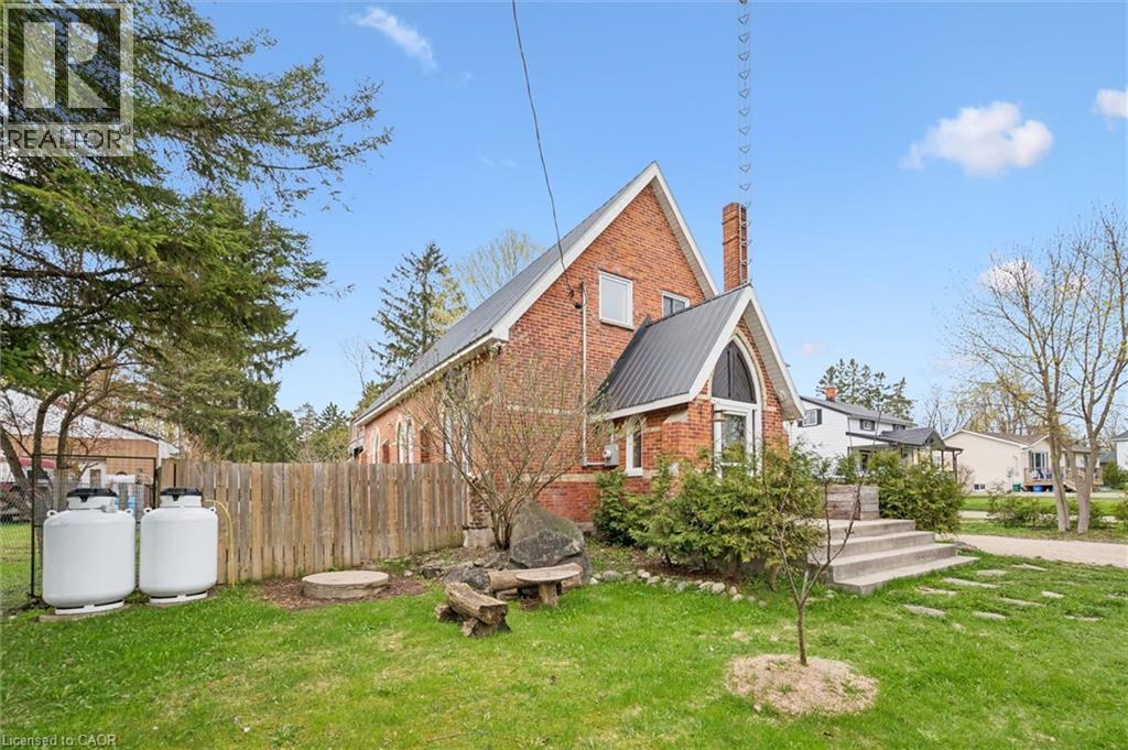 












8946 WELLINGTON RD 16

,
Damascus,




Ontario
N0G2E0

