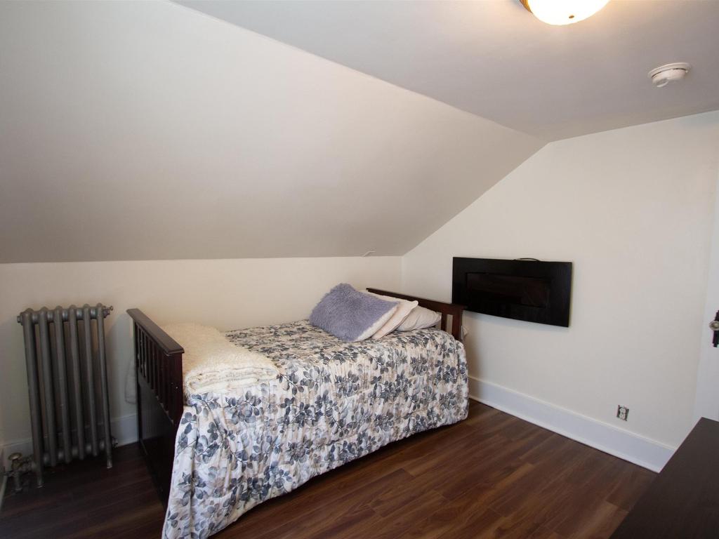 












62 RUSSELL

,
Summerside,




PE
C1N 2T6

