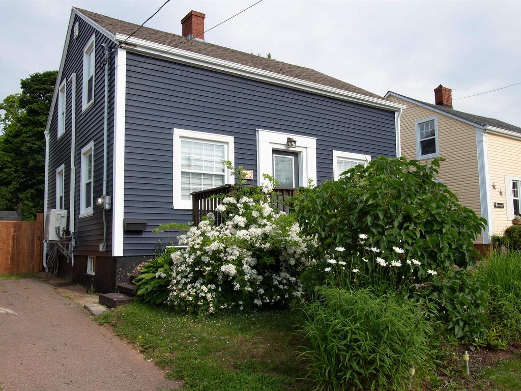 












62 RUSSELL

,
Summerside,




PE
C1N 2T6

