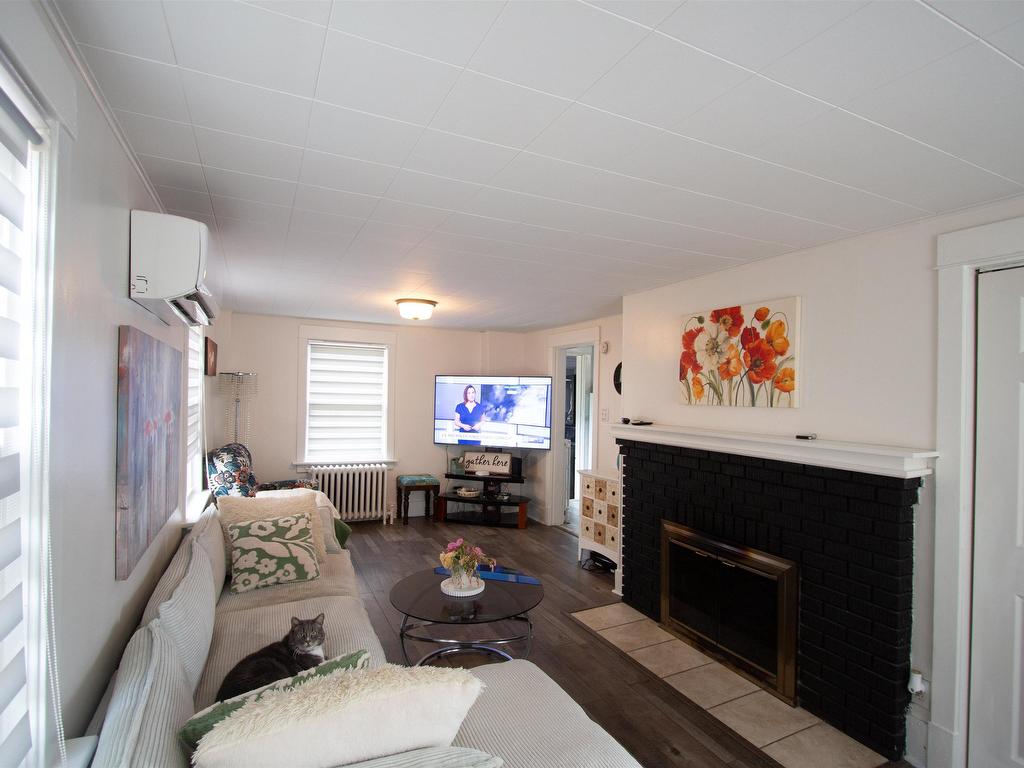 












62 RUSSELL

,
Summerside,




PE
C1N 2T6

