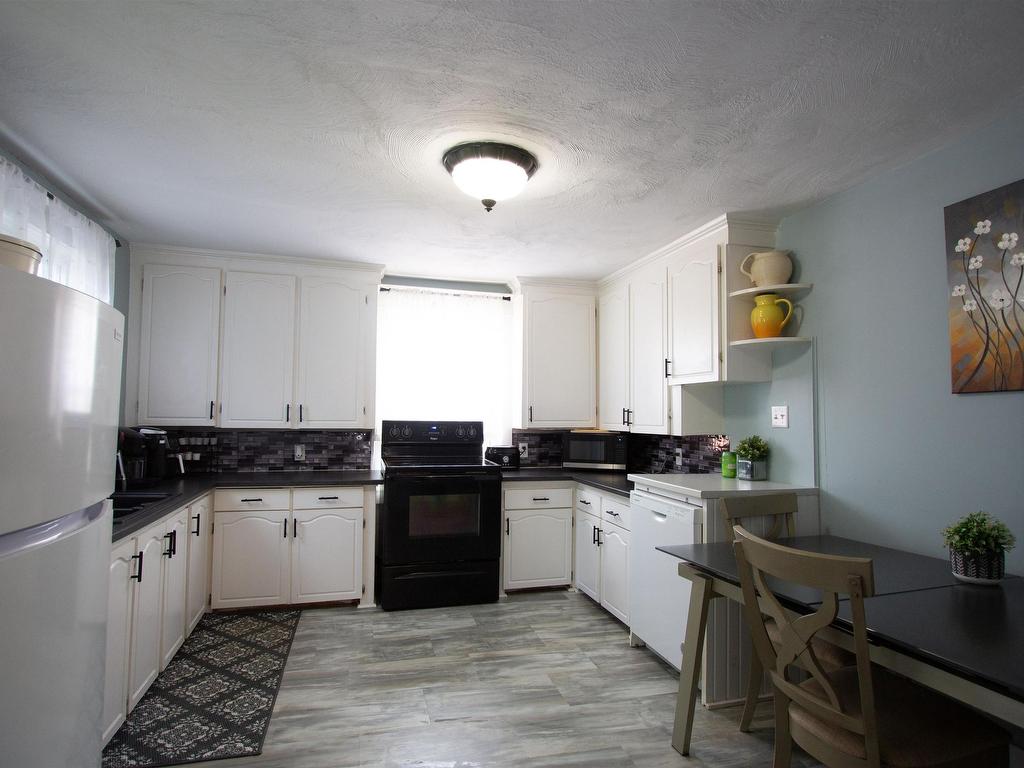 












62 RUSSELL

,
Summerside,




PE
C1N 2T6

