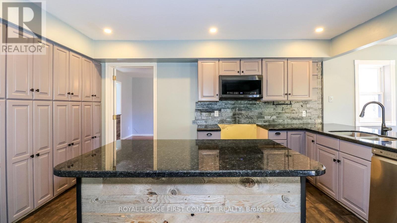 












602 SCARLETT LINE

,
Springwater,




Ontario
L0L1V0

