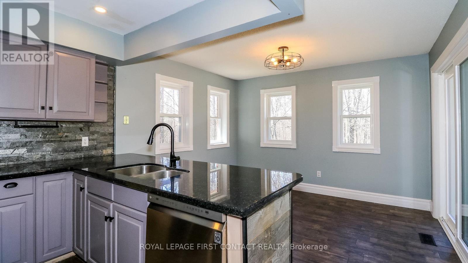 












602 SCARLETT LINE

,
Springwater,




Ontario
L0L1V0

