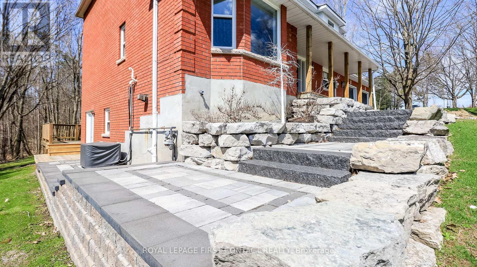 












602 SCARLETT LINE

,
Springwater,




Ontario
L0L1V0

