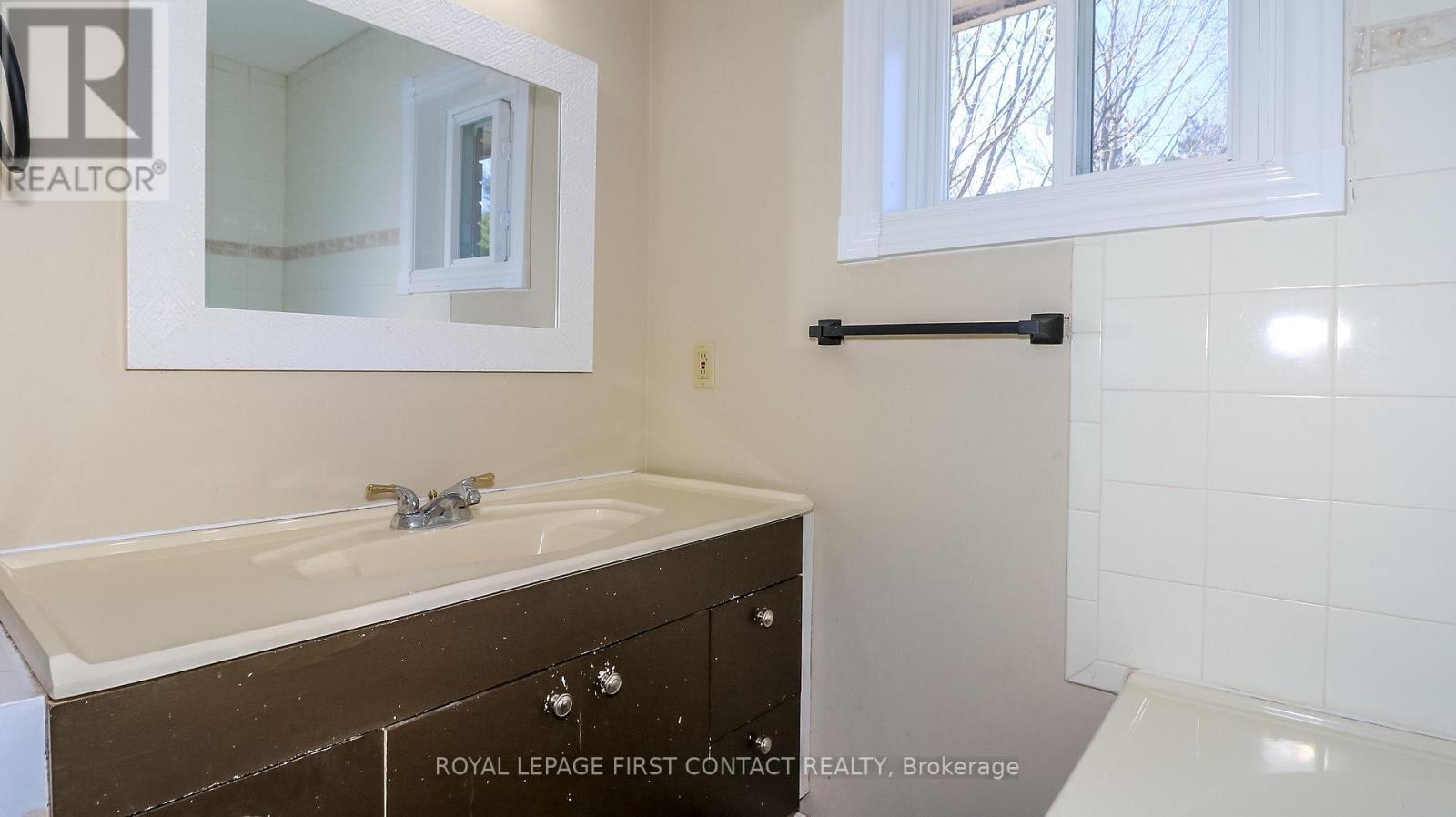 












602 SCARLETT LINE

,
Springwater,




Ontario
L0L1V0

