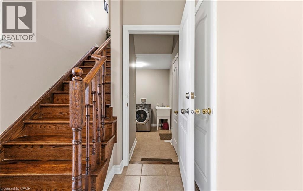 












476 NAIRN Circle

,
Milton,




Ontario
L9T8A7

