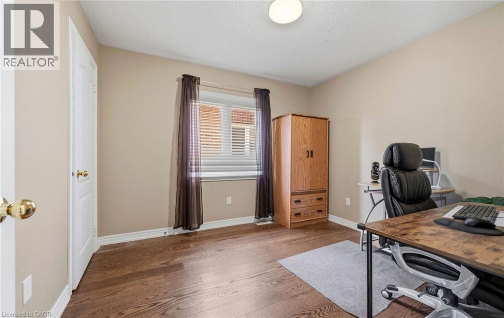 












476 NAIRN Circle

,
Milton,




Ontario
L9T8A7

