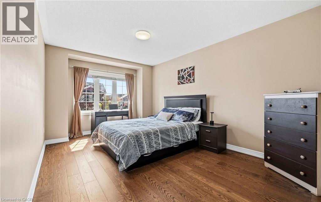 












476 NAIRN Circle

,
Milton,




Ontario
L9T8A7

