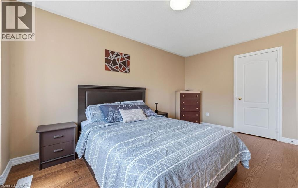 












476 NAIRN Circle

,
Milton,




Ontario
L9T8A7

