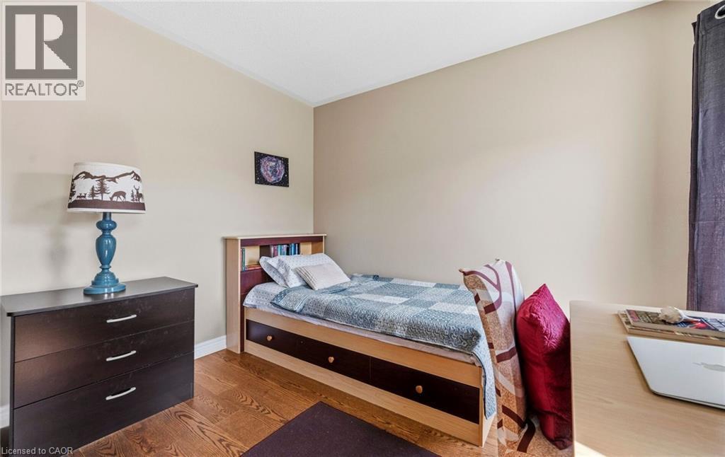 












476 NAIRN Circle

,
Milton,




Ontario
L9T8A7

