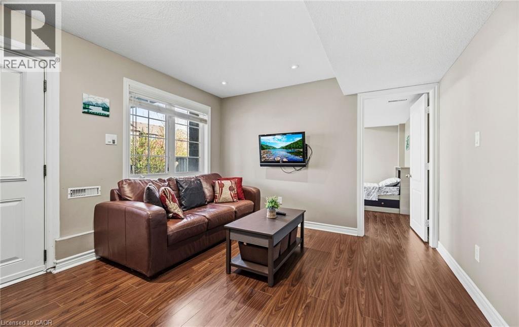 












476 NAIRN Circle

,
Milton,




Ontario
L9T8A7

