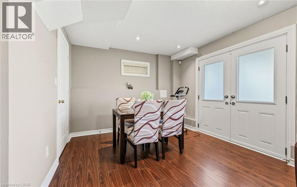 












476 NAIRN Circle

,
Milton,




Ontario
L9T8A7

