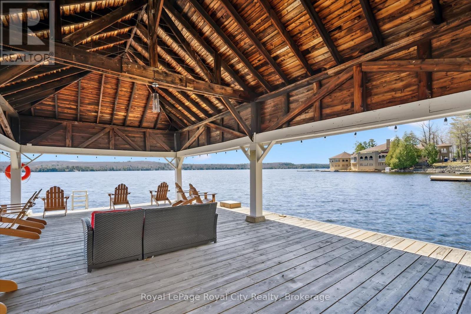 












202 & 206 - 12 BIGWIN ISLAND

,
Lake of Bays (Franklin),




Ontario
P0B1A0


