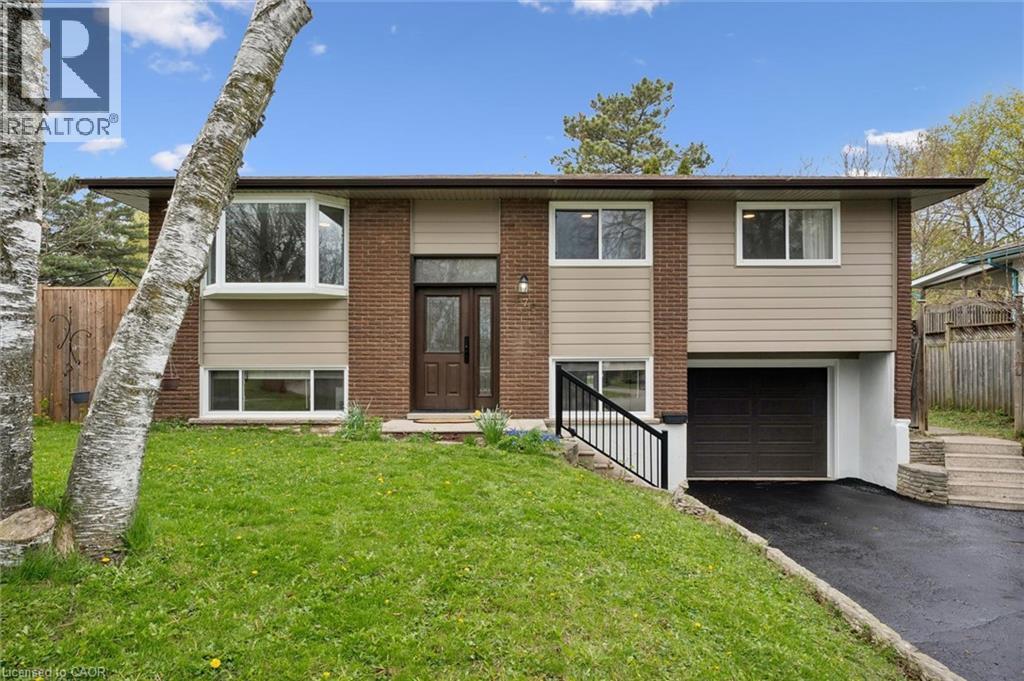 












176 WOODVILLE Place

,
Waterloo,




Ontario
N2L4W9

