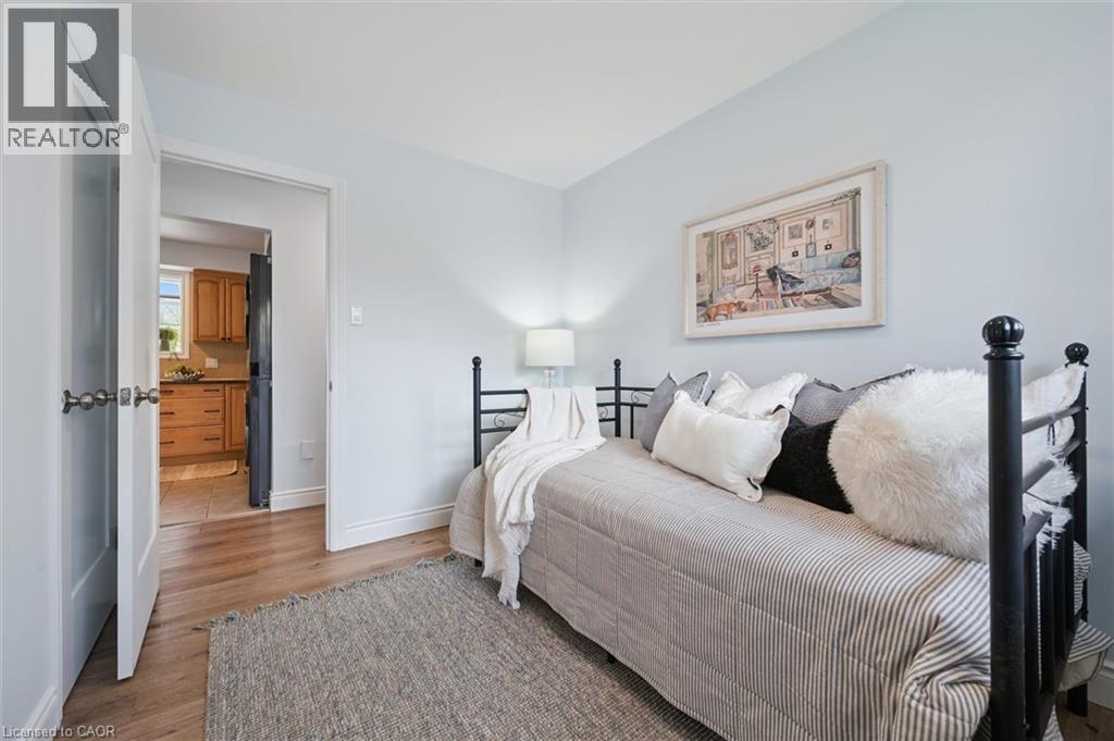 












176 WOODVILLE Place

,
Waterloo,




Ontario
N2L4W9

