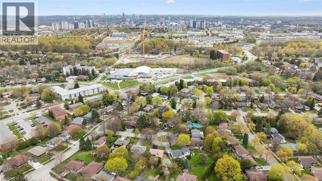












176 WOODVILLE Place

,
Waterloo,




Ontario
N2L4W9

