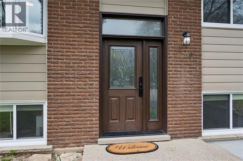 












176 WOODVILLE Place

,
Waterloo,




Ontario
N2L4W9

