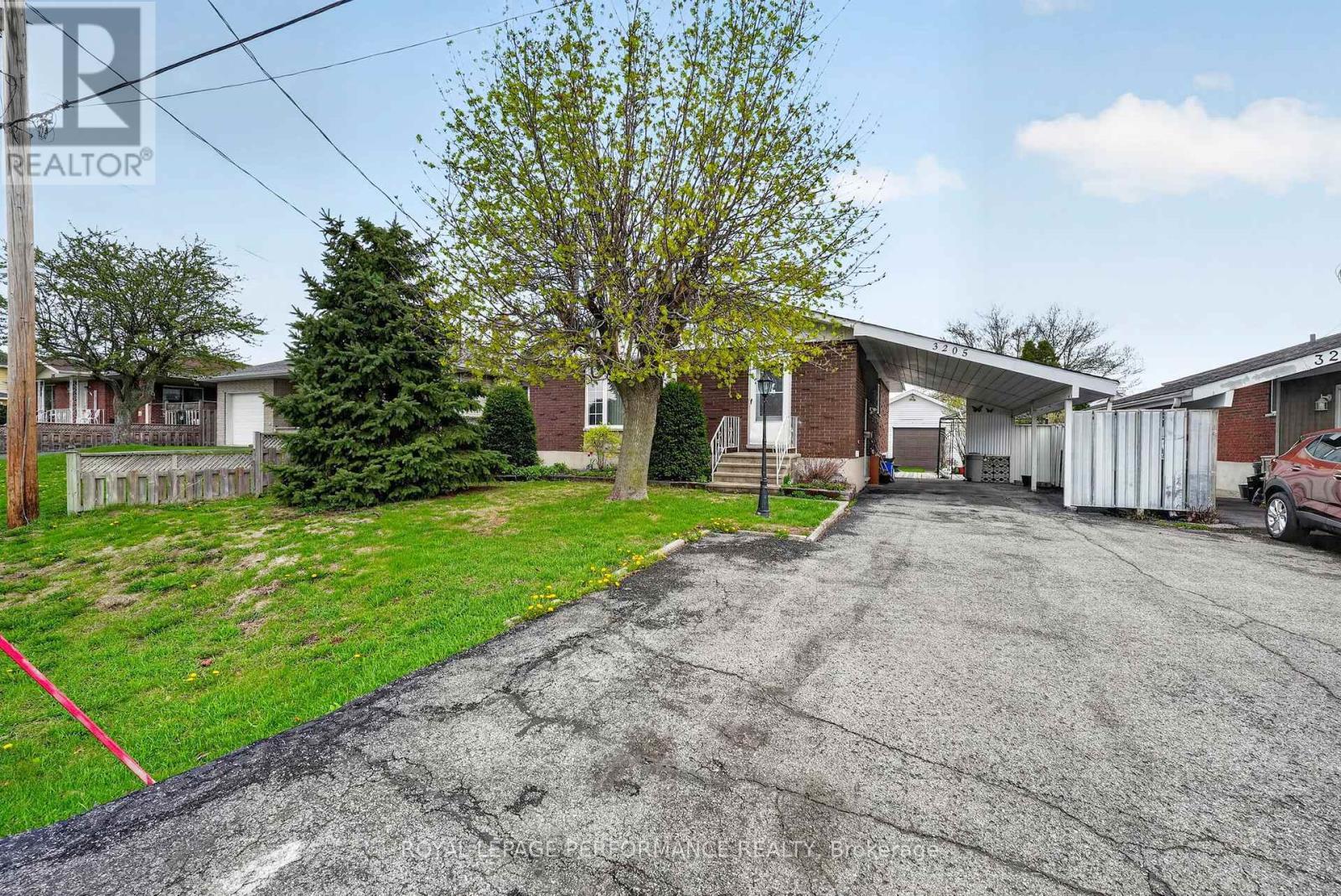 












3205 DUVAL AVENUE

,
Cornwall,




Ontario
K6K1C3


