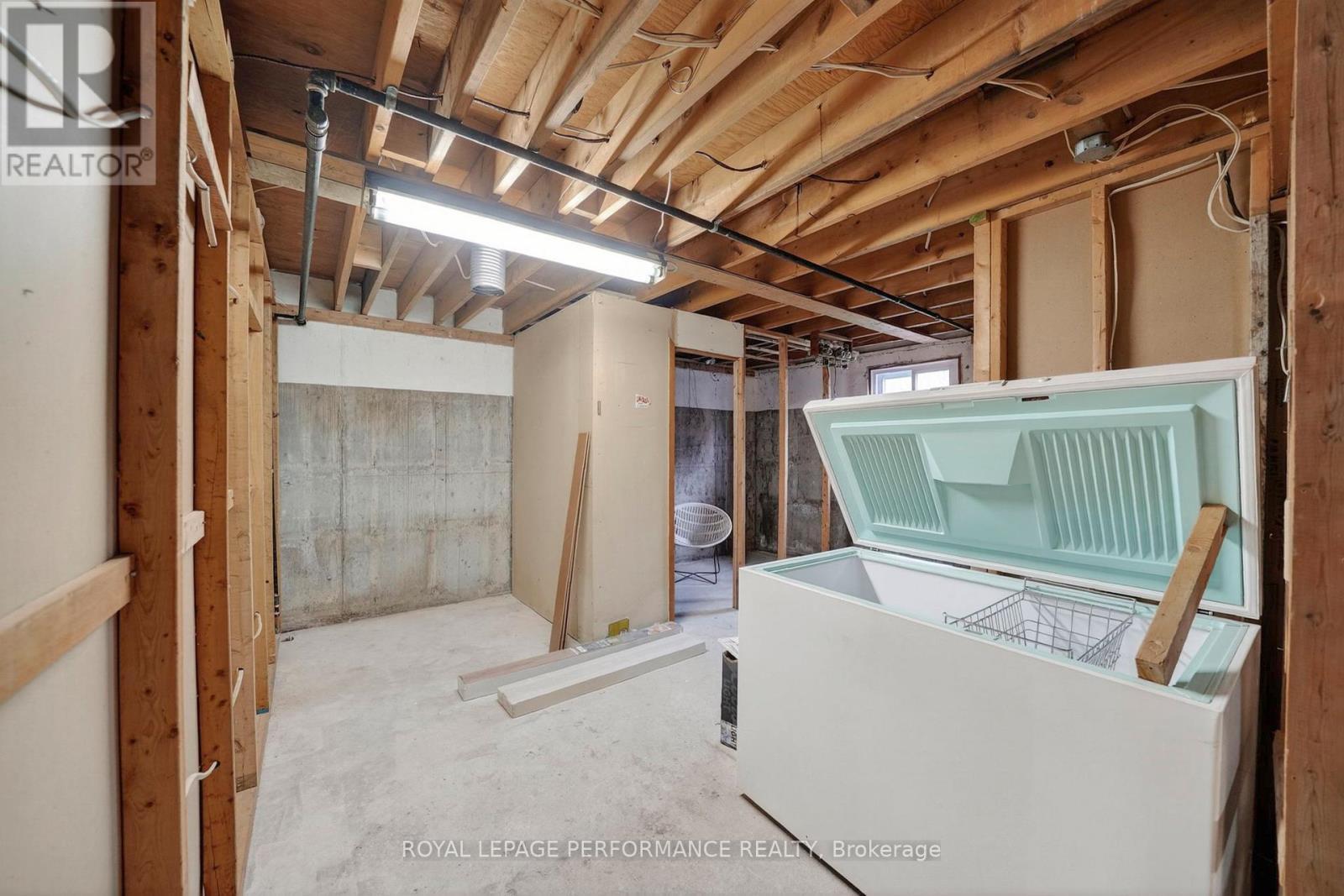 












3205 DUVAL AVENUE

,
Cornwall,




Ontario
K6K1C3


