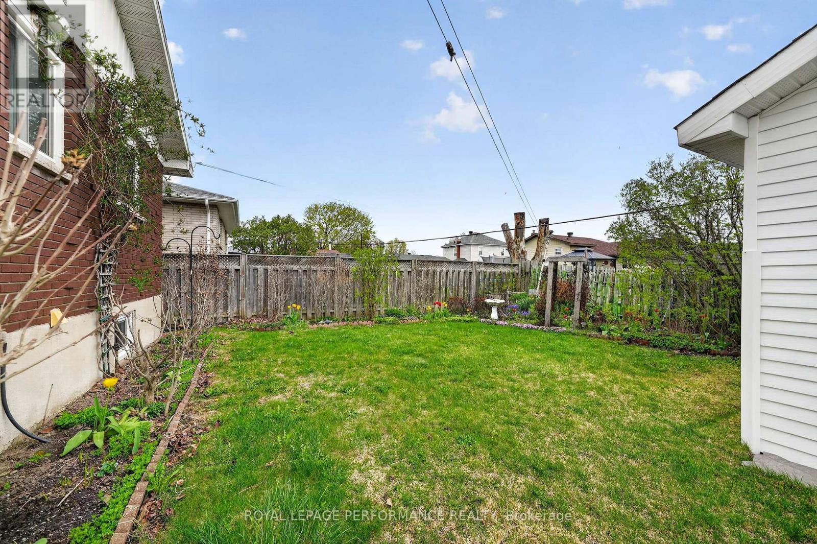 












3205 DUVAL AVENUE

,
Cornwall,




Ontario
K6K1C3

