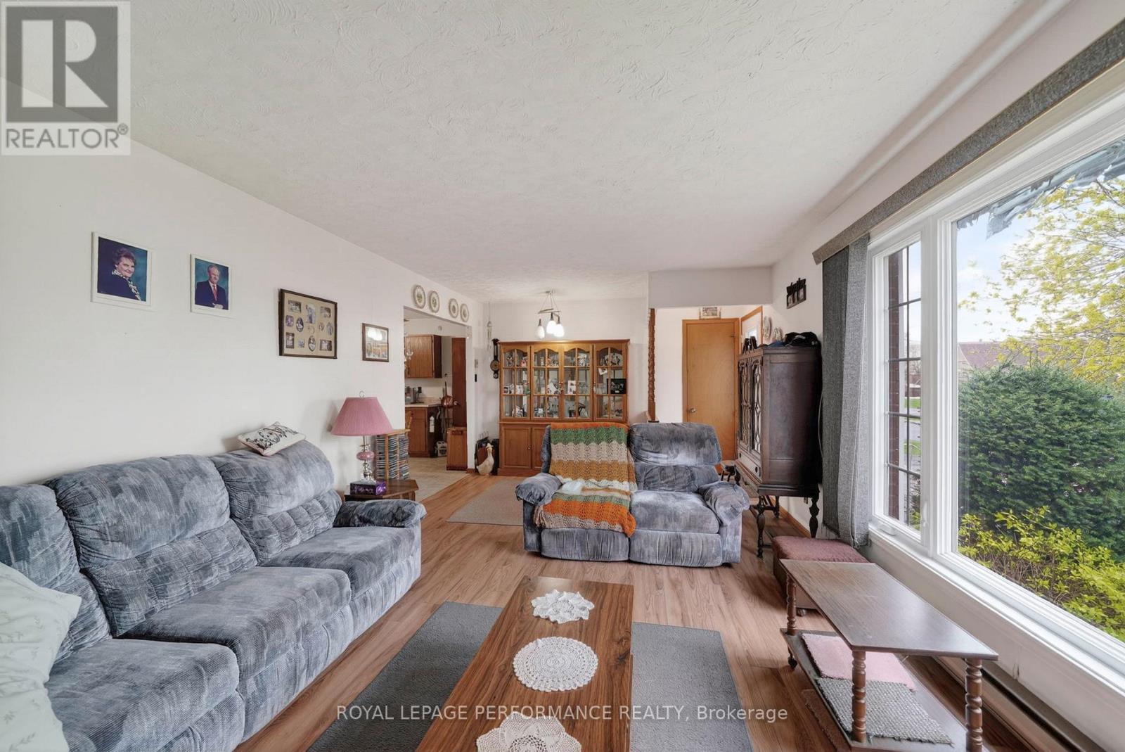 












3205 DUVAL AVENUE

,
Cornwall,




Ontario
K6K1C3

