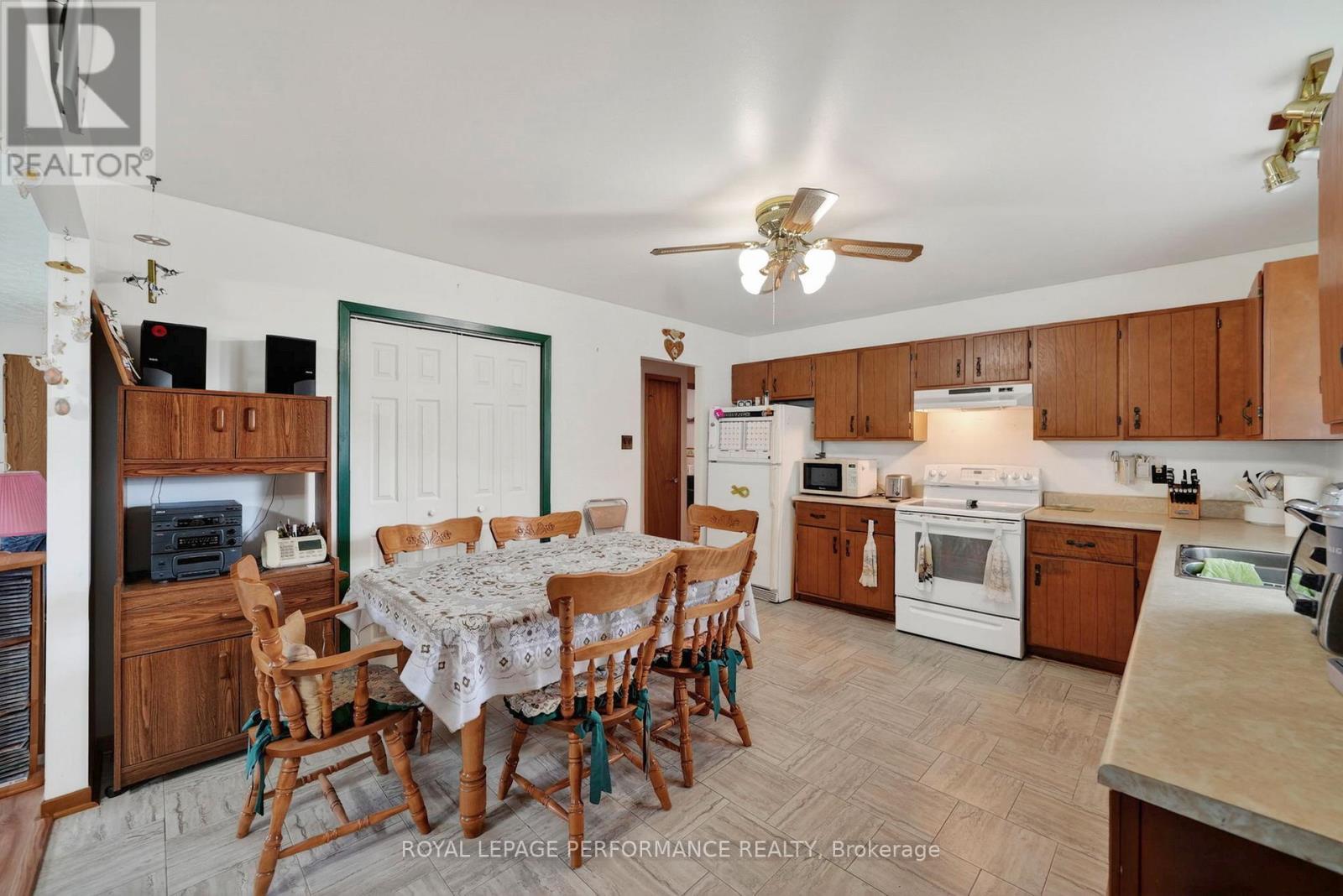 












3205 DUVAL AVENUE

,
Cornwall,




Ontario
K6K1C3

